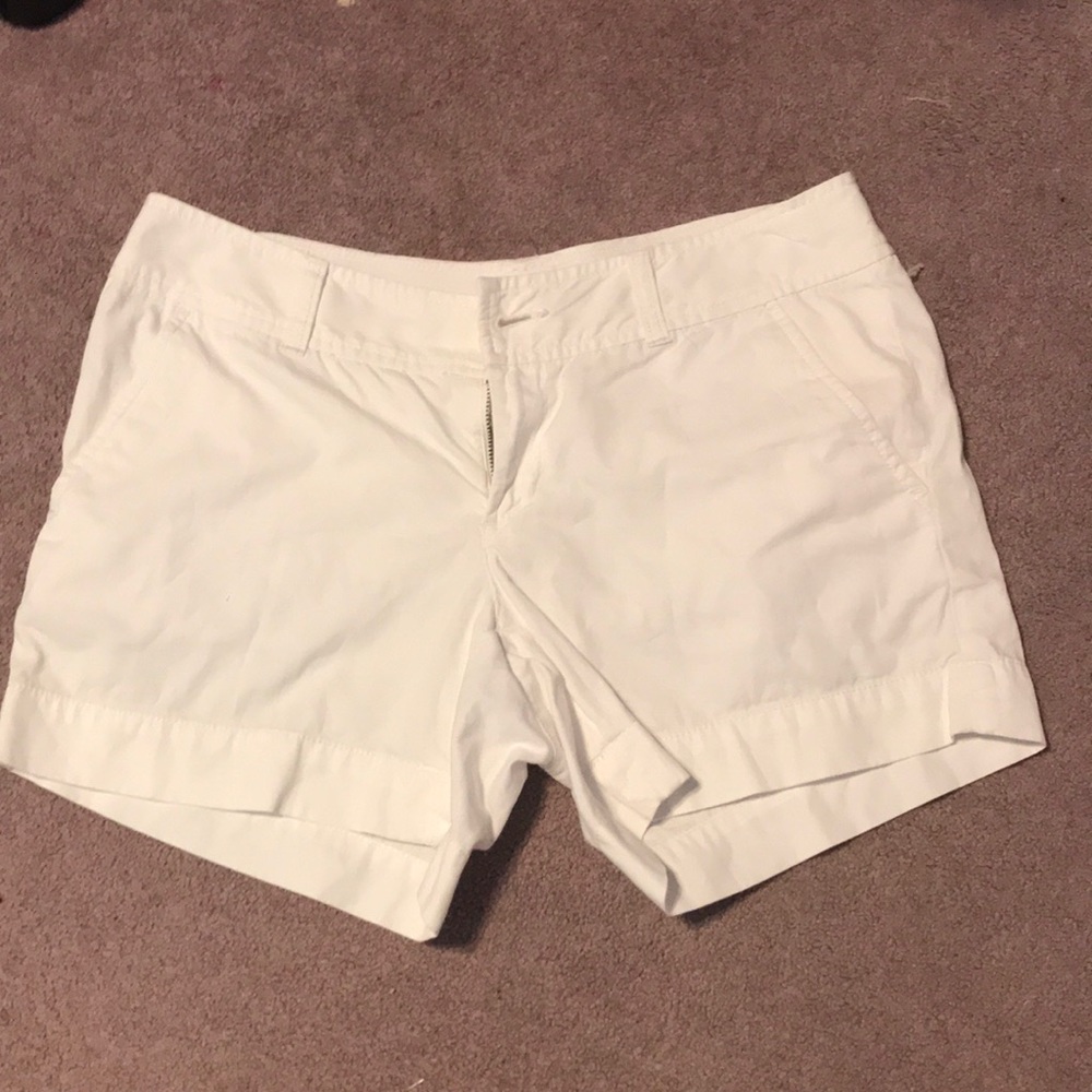 White kaki shorts